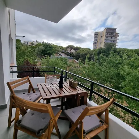 Nines Moderno Y Céntrico, En Zona Tranquila Cerca De La Playa *