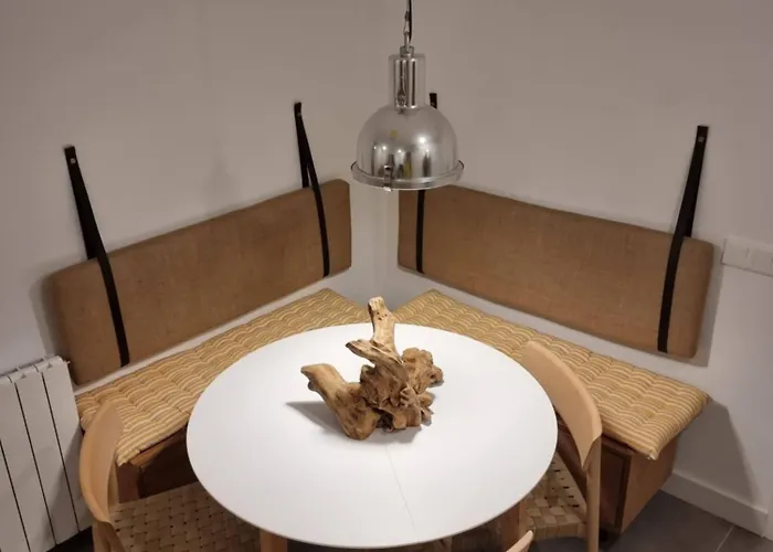 Nines Moderno Y Centrico, En Zona Tranquila Cerca De La Playa *