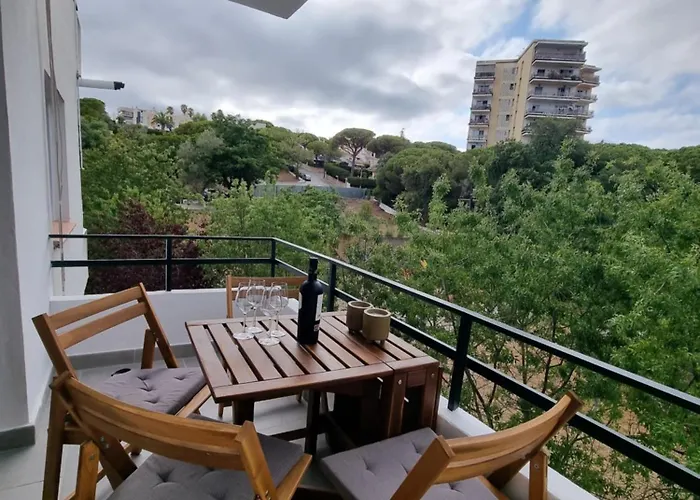 Nines Moderno Y Céntrico, En Zona Tranquila Cerca De La Playa *